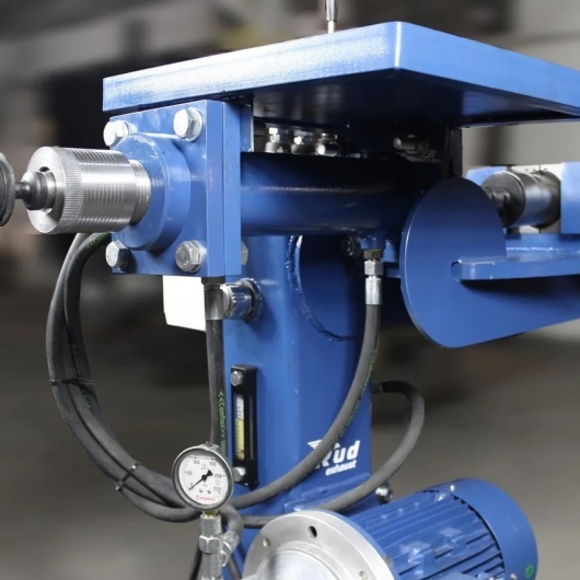 Верстат для редукування і формування кінців труб