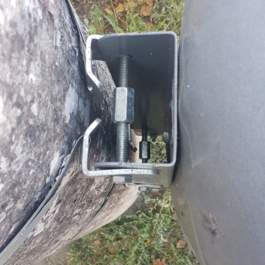 Кріплення універсальне для урн "Європа"  Кріплення універсальне для урн "Європа"